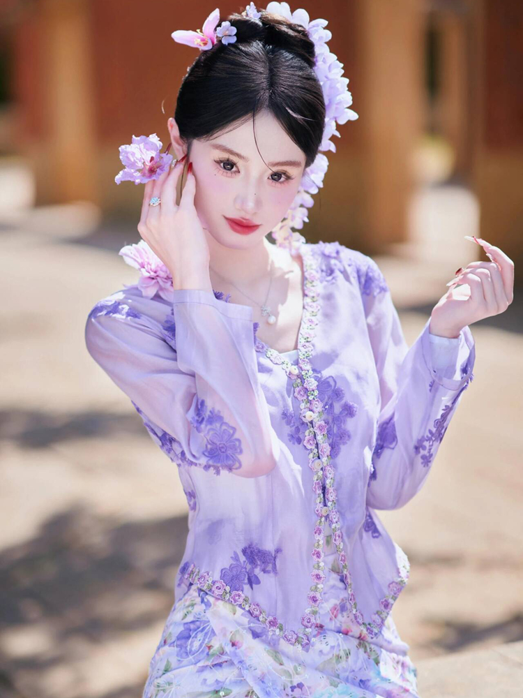 New Ethnic Dai Women's Photogr - огляд і ціна Photography Studio